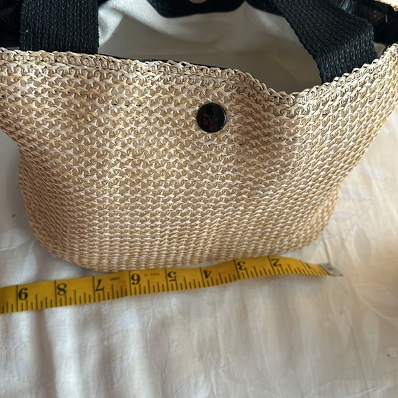 Adorable mini straw bag. Snap closure and black handle. See description. - Picture 6 of 6
